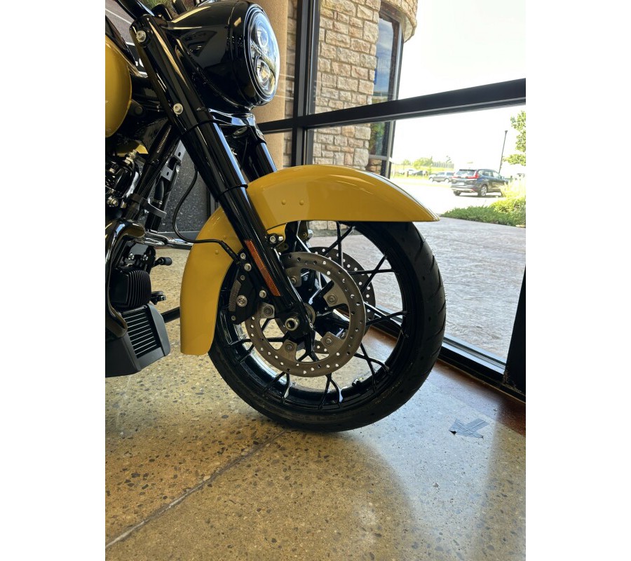 2023 Harley-Davidson Road King Special Industrial Yellow