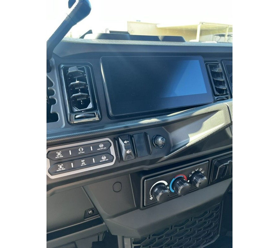 2026 Can-Am Defender Limited HD11