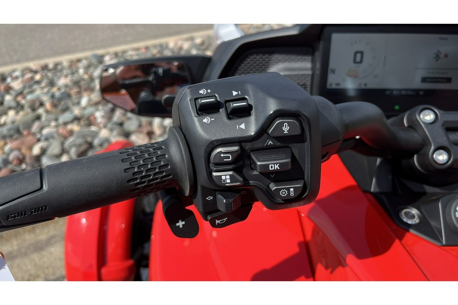 2024 Can-Am SPYDER F3 LIMITED - PLASMA RED / PLATINUM