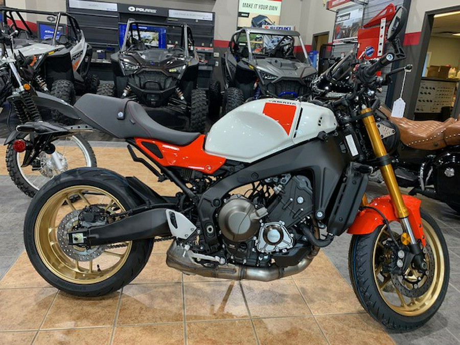 2025 Yamaha XSR 900 White
