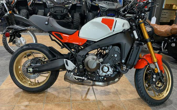 2025 Yamaha XSR 900 White