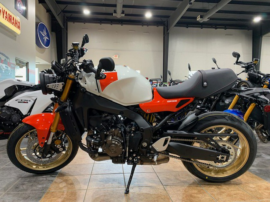 2025 Yamaha XSR 900 White
