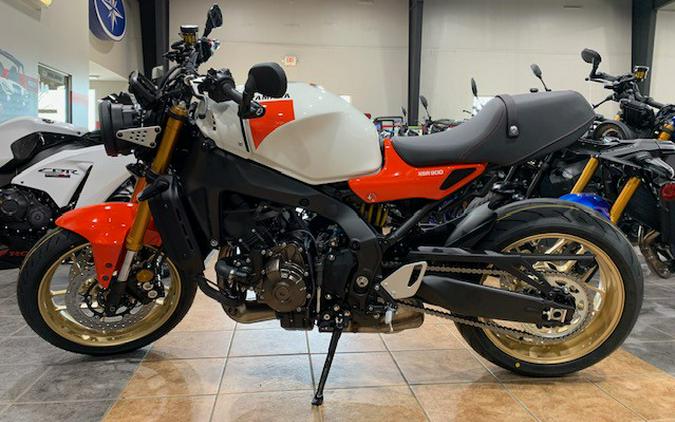 2025 Yamaha XSR 900 White
