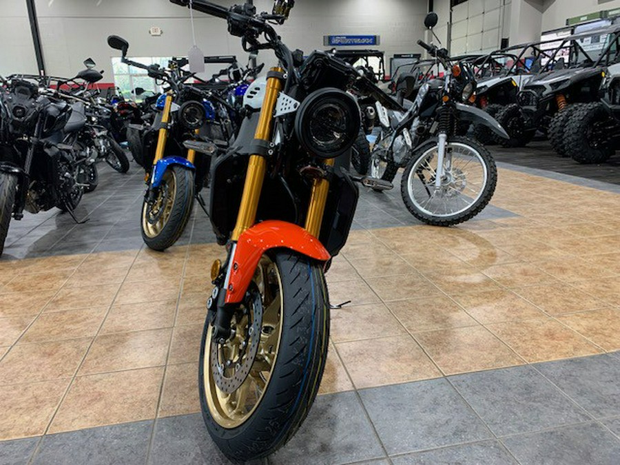 2025 Yamaha XSR 900 White