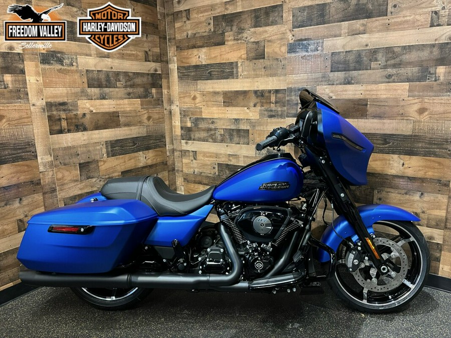 2026 Harley-Davidson® Street Glide® Aurora Blue Denim - Black FLHX
