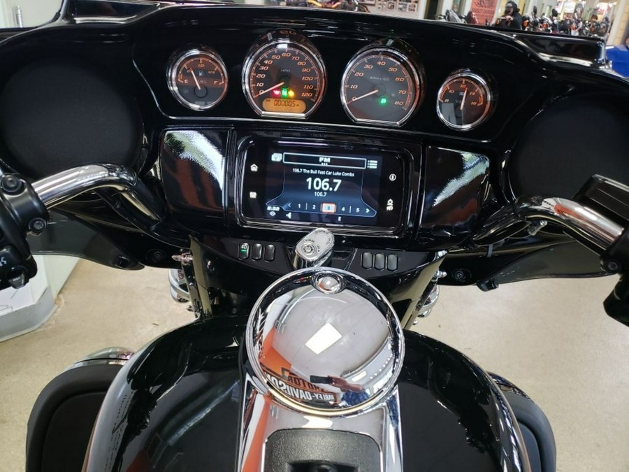 2024 Harley-Davidson® FLHTCUTG - Tri Glide® Ultra