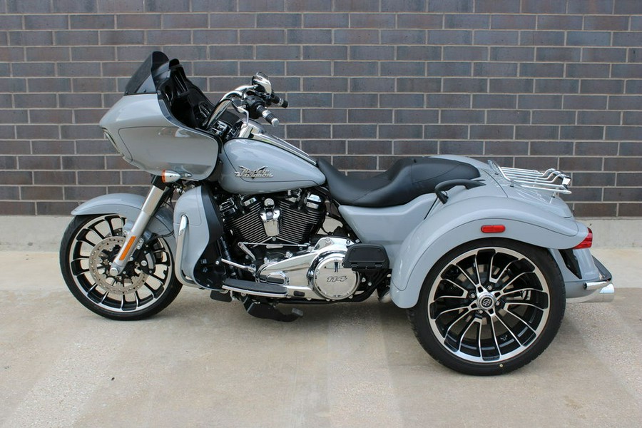 2025 Harley-Davidson® FLTRT - Road Glide® 3