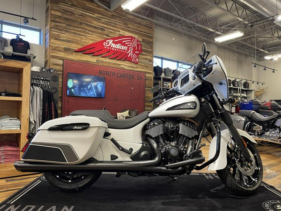 2024 Indian Motorcycle® Chieftain® Dark Horse® w/Powerband Audio Pkg Ghost White Metallic Smoke wit