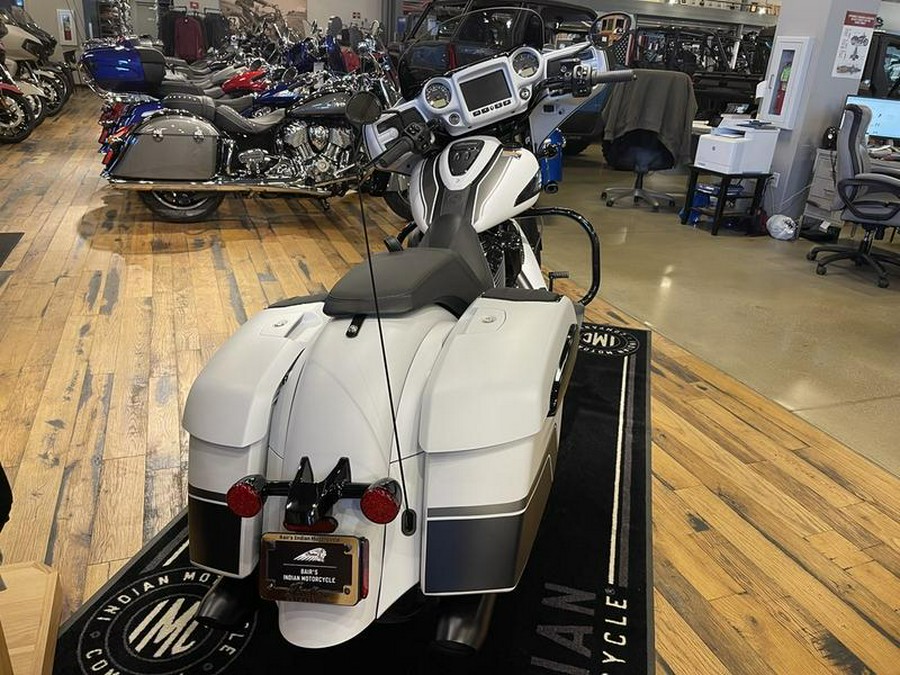 2024 Indian Motorcycle® Chieftain® Dark Horse® w/Powerband Audio Pkg Ghost White Metallic Smoke wit