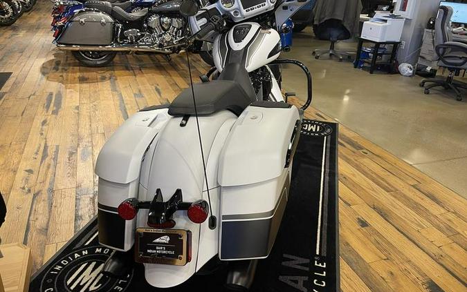 2024 Indian Motorcycle® Chieftain® Dark Horse® w/Powerband Audio Pkg Ghost White Metallic Smoke wit