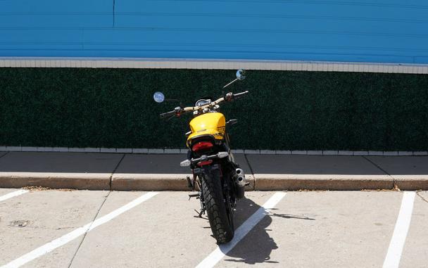 2027 TRACKER 400
