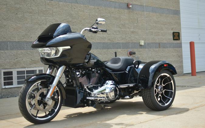 2026 Harley-Davidson Road Glide 3 Vivid Black