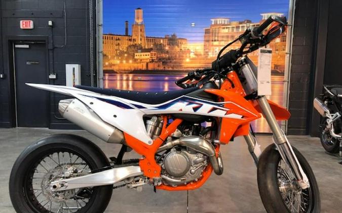 2021 KTM 450 SMR Review (13 Fast Facts and Supermoto Observations)