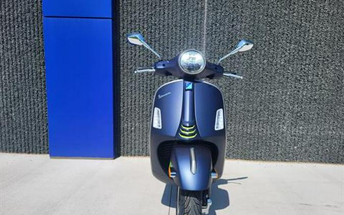 2024 Vespa GTS Super 300 Tech