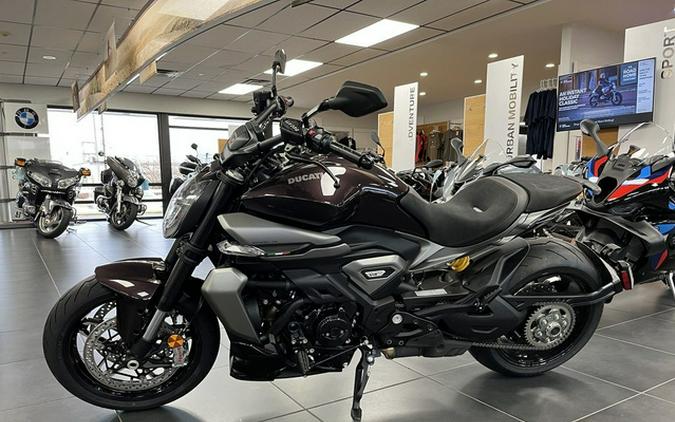 2026 DUCATI XDiavel V4 Black Lava