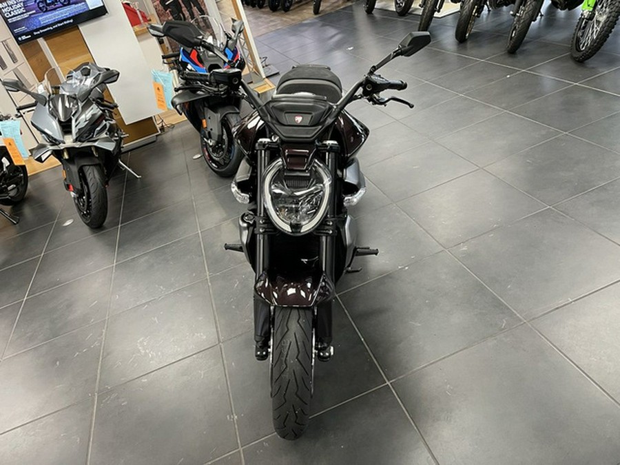 2026 DUCATI XDiavel V4 Black Lava