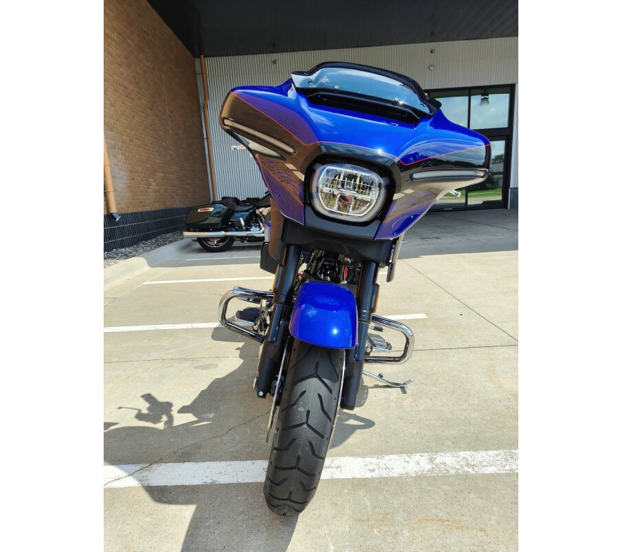 2025 Harley-Davidson® CVO™ Street Glide® Blue Streak