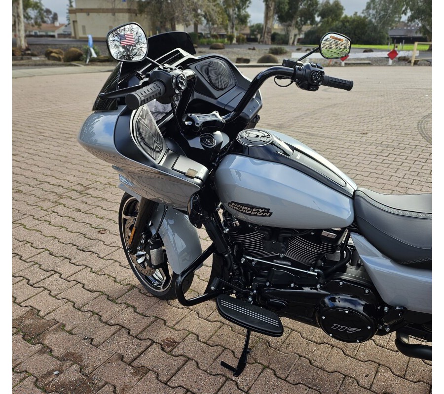 FLTRX 2025 Road Glide™