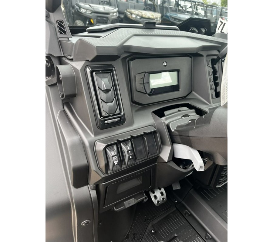 2026 Can-Am Defender XT CAB HD11