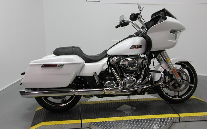 2024 Harley-Davidson® Road Glide® White Onyx Pearl