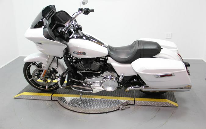 2024 Harley-Davidson® Road Glide® White Onyx Pearl