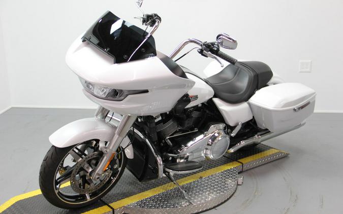 2024 Harley-Davidson® Road Glide® White Onyx Pearl