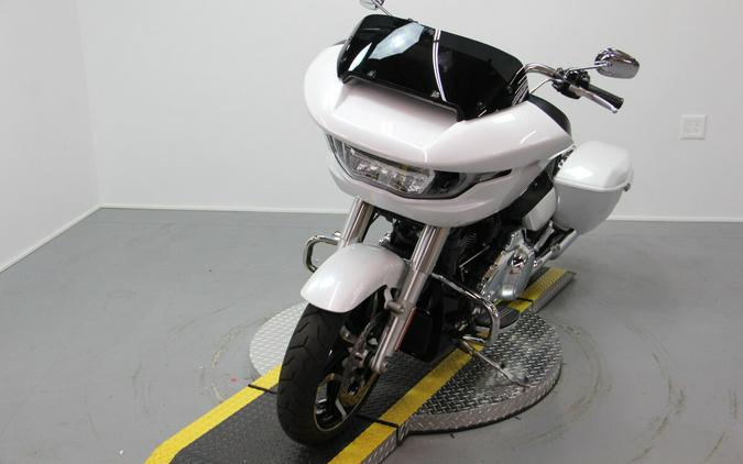 2024 Harley-Davidson® Road Glide® White Onyx Pearl