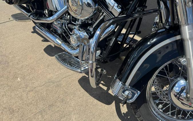 2003 Heritage Softail Classic FLSTC - Harley-Davidson®
