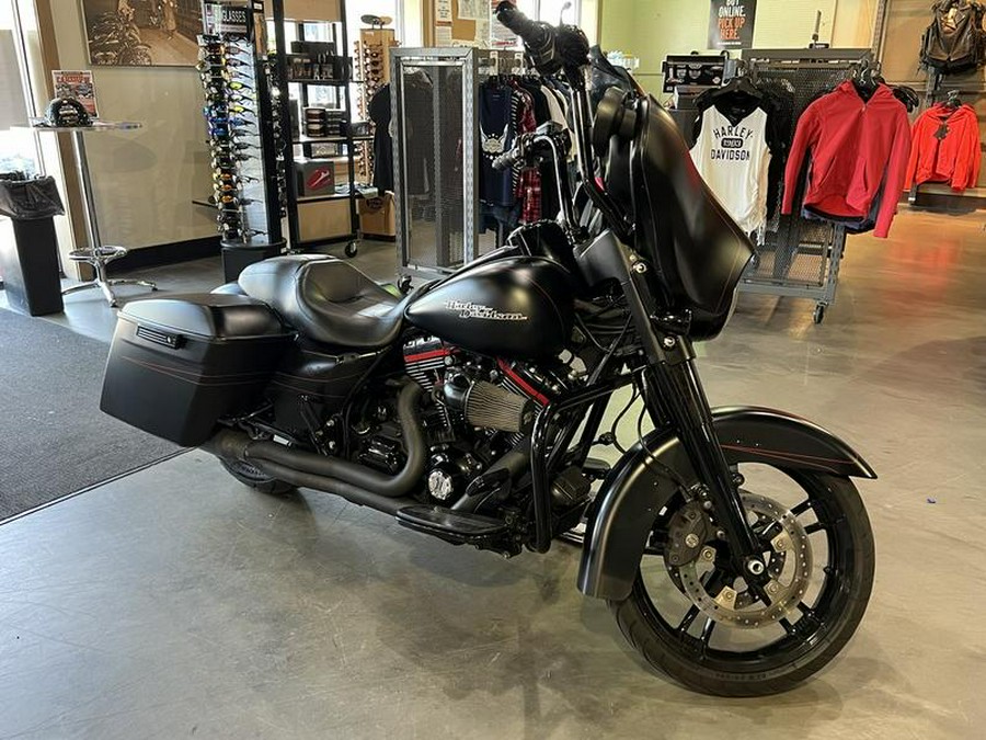 2016 Harley-Davidson® FLHXS - Street Glide® Special