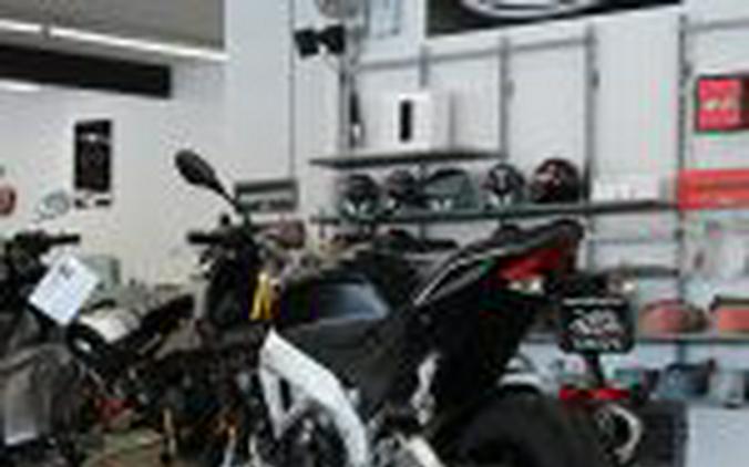 2013 Aprilia Tuono V4 R APRC