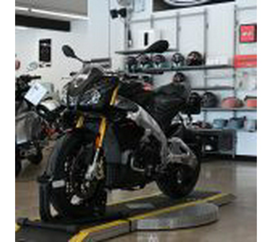 2013 Aprilia Tuono V4 R APRC