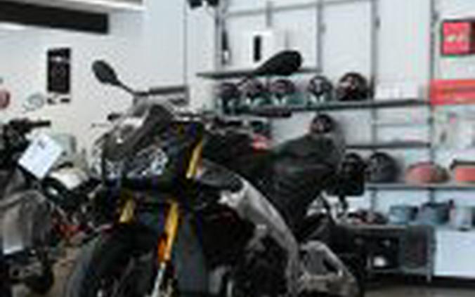 2013 Aprilia Tuono V4 R APRC