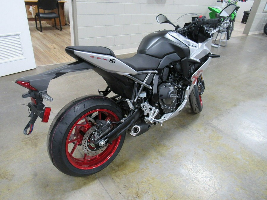 2024 Suzuki GSX800FRQM4