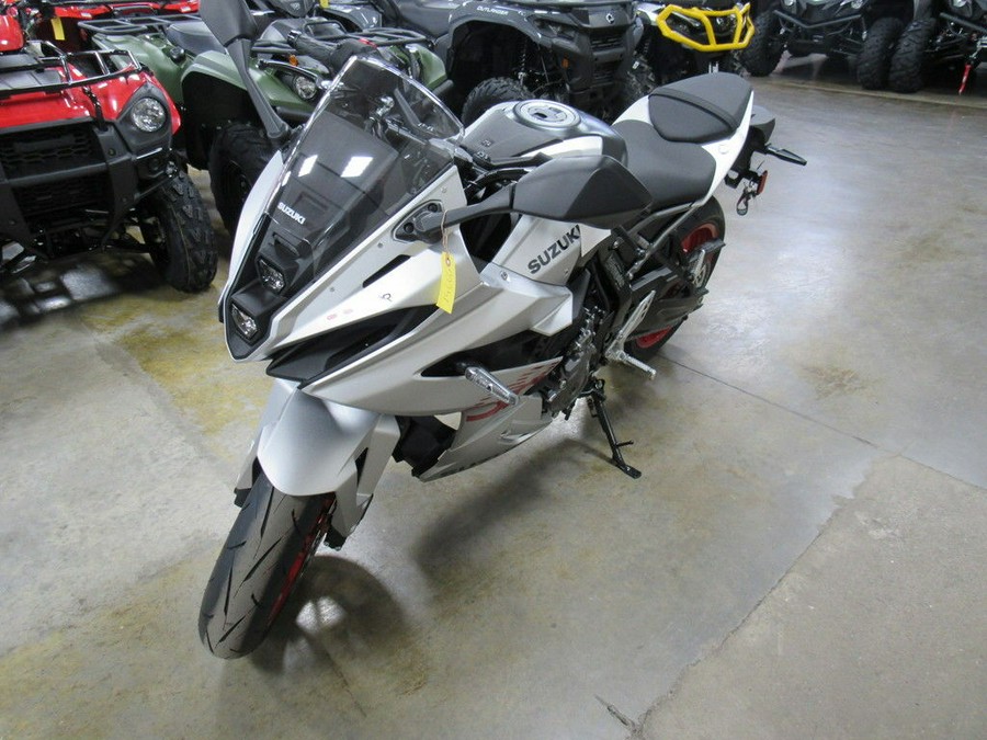 2024 Suzuki GSX800FRQM4