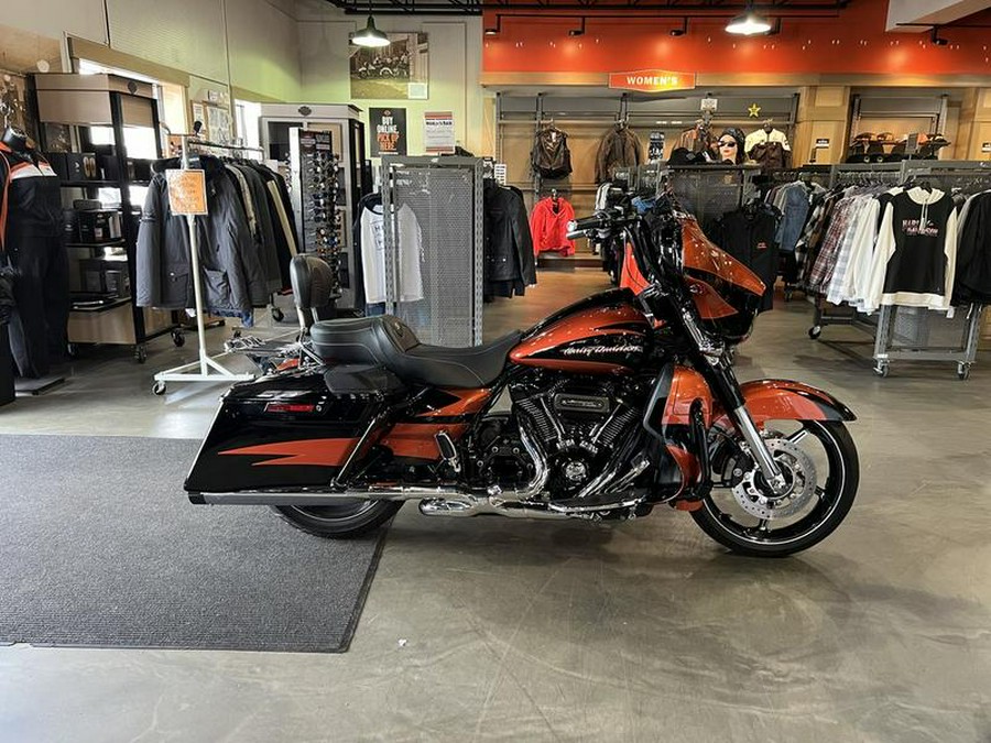 2017 Harley-Davidson® FLHXSE - CVO™ Street Glide®