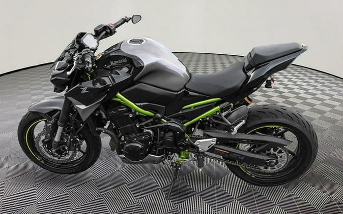 2020 Kawasaki Z900 Metallic Spark Black/Metallic Flat Spark Blac