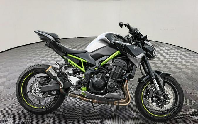 2020 Kawasaki Z900 Metallic Spark Black/Metallic Flat Spark Blac