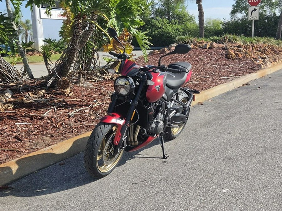 2026 Triumph Trident 800 Carnival red 800 Jet Black