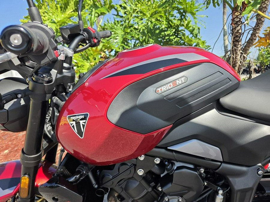 2026 Triumph Trident 800 Carnival red 800 Jet Black