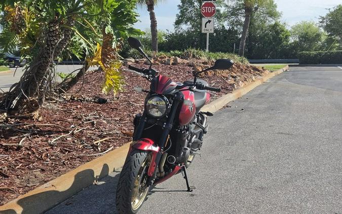 2026 Triumph Trident 800 Carnival red 800 Jet Black