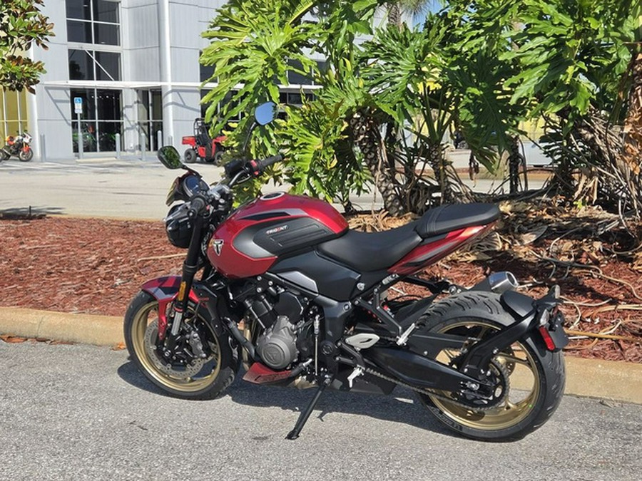2026 Triumph Trident 800 Carnival red 800 Jet Black