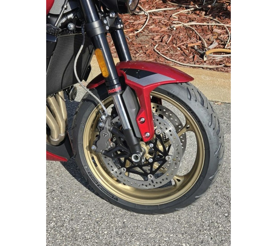 2026 Triumph Trident 800 Carnival red 800 Jet Black