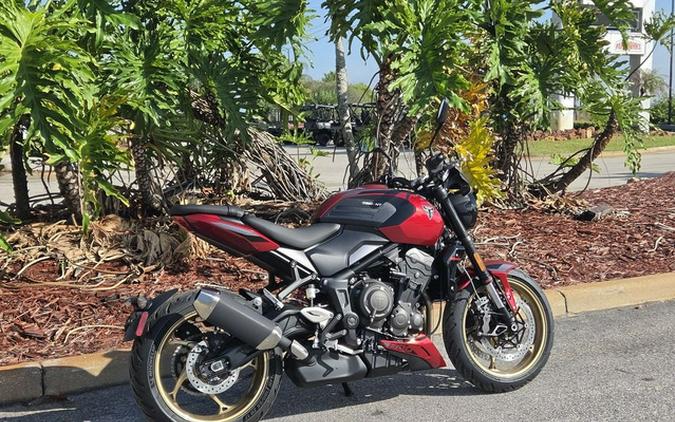 2026 Triumph Trident 800 Carnival red 800 Jet Black
