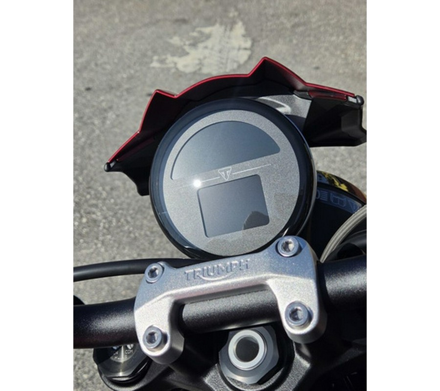 2026 Triumph Trident 800 Carnival red 800 Jet Black
