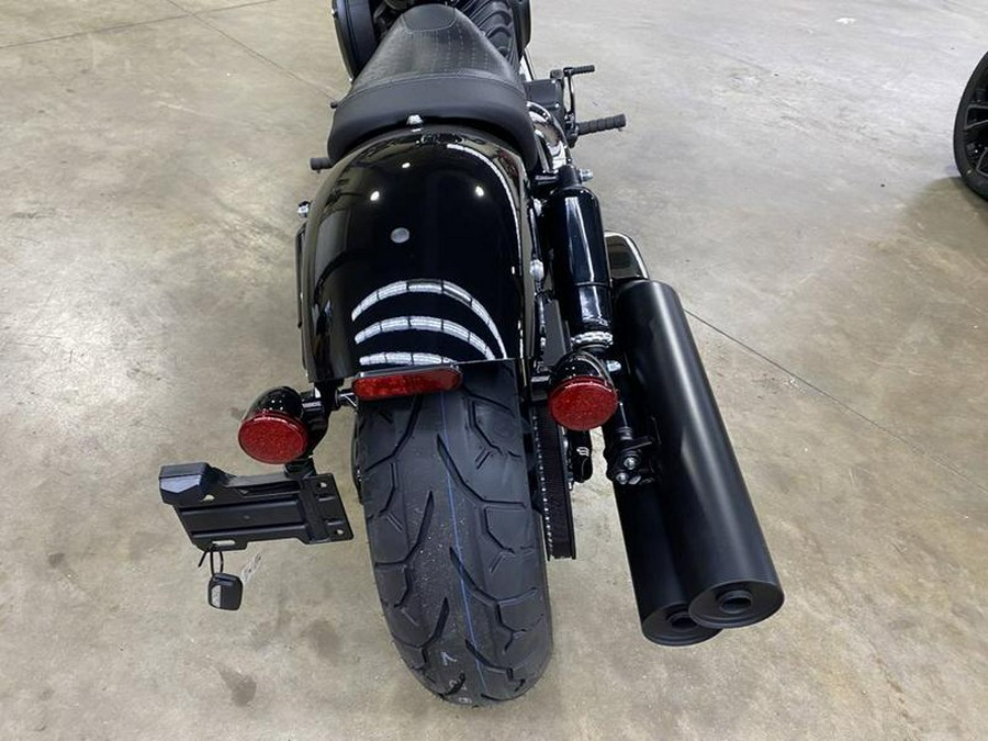 2024 Indian Motorcycle® Chief Bobber ABS Black Metallic