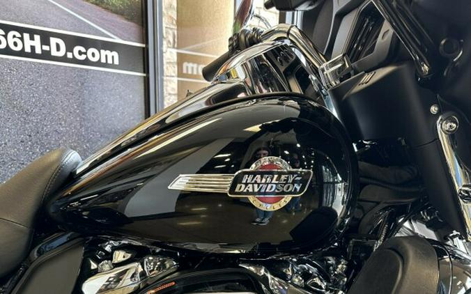 2023 Harley-Davidson Tri Glide Ultra BLACK W/ PINSTRIPE