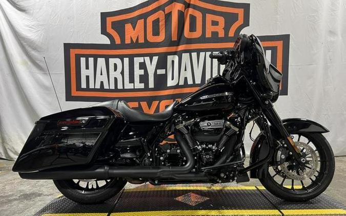 2018 Harley-Davidson® FLHXS - Street Glide® Special