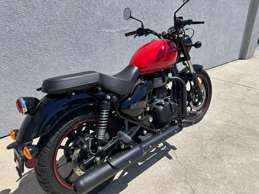 2022 Royal Enfield Meteor Fireball Red