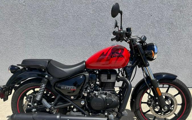 2022 Royal Enfield Meteor Fireball Red