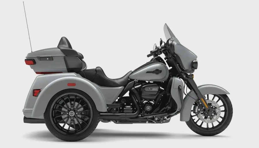 2025 Harley-Davidson® Tri Glide® Ultra ATLAS SLV MTLIC W/ PINSTRIP